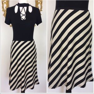 Banana Republic Black/Beige Striped Skirt Size S